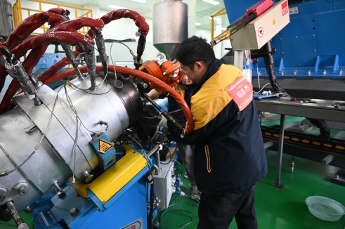 凯时集团股份多能工岗位技术较量交联工序实操考试收官